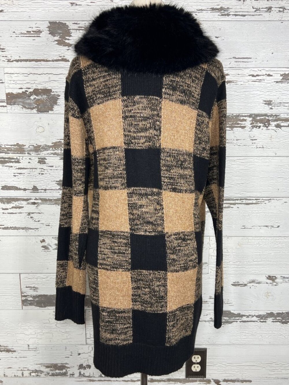 CABI Hot Toddy Cardigan Black and Tan Faux Fur Removable Collar Sz L #4814 NWOT - Picture 3 of 6